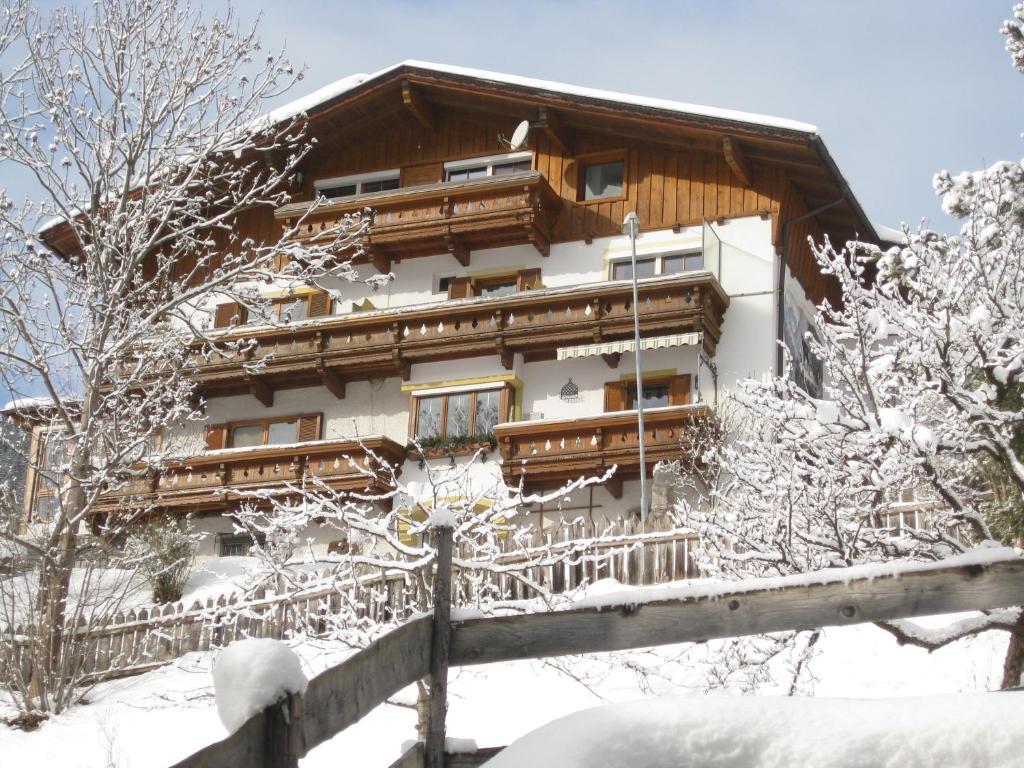 Haus Bergheimat - Familie Oberacher Guest House Fulpmes Exterior foto