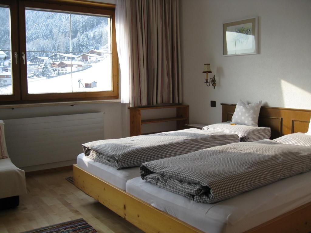 Haus Bergheimat - Familie Oberacher Guest House Fulpmes Exterior foto