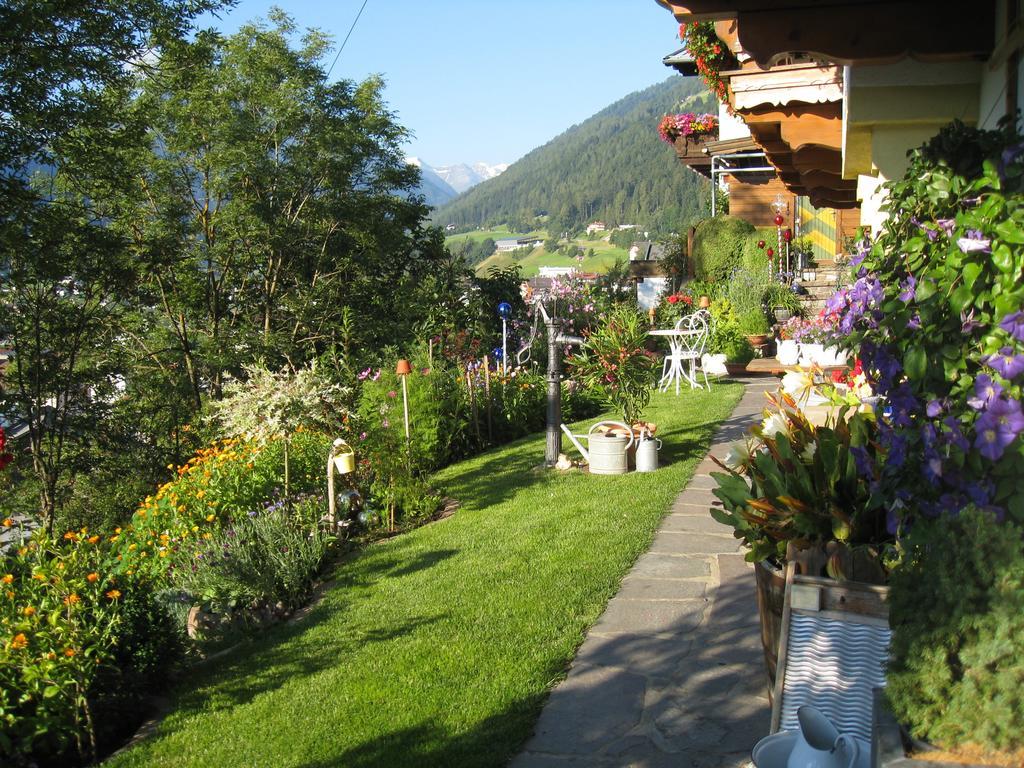 Haus Bergheimat - Familie Oberacher Guest House Fulpmes Exterior foto